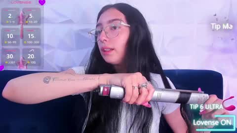 Snapshot of alys_molly chatting on January 2025 11:10:01 AM sopie online show from January 2025 11:10:01 AM