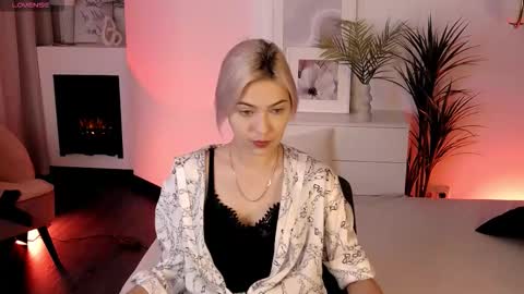 Alysia online show from September 2025 01:49:01 PM