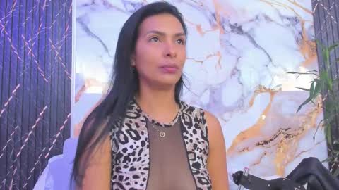 alyson__a online show from November 2025 12:04:02 PM