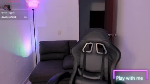 Alyson online show from November 2025 12:17:01 PM