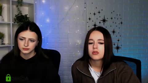 alyssamoan online show from November 2025 12:49:01 PM