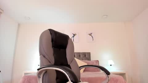 Snapshot of alyssia_wolds_1 chatting on January 2025 03:40:01 PM alyssia wolds online show from January 2025 03:40:01 PM