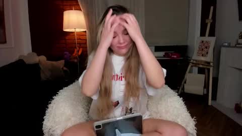 Alice online show from December 2025 02:05:02 AM