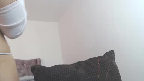 valentia online show from March 2025 09:59:01 PM