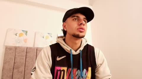 Amadeo Wild online show from January 2025 04:02:02 PM