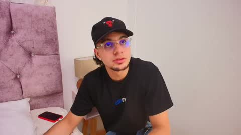 Amadeo Wild online show from February 2025 03:20:02 PM