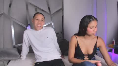 Amia y Sofia online show from November 2025 09:48:02 PM