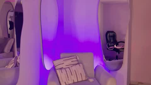 Amaia Haywood online show from November 2025 05:18:02 AM