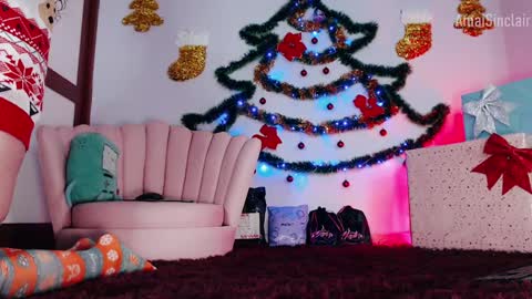 Amai  Sinclair  online show from December 2024 05:05:02 AM