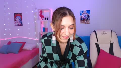 Snapshot of amala_lee chatting on December 2024 06:15:02 AM Alice online show from December 2024 06:15:02 AM