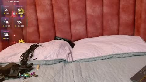 Hilary Ester online show from April 2026 08:59:02 PM