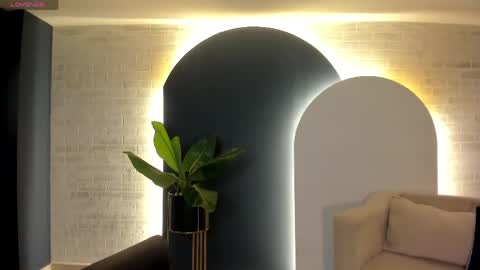 Amalia cruss online show from April 2026 07:55:01 PM