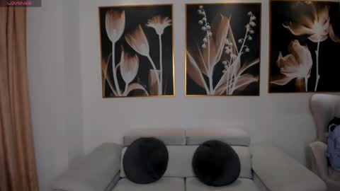 Snapshot of amalia_cruss chatting on May 2026 07:43:02 PM Amalia cruss online show from May 2026 07:43:02 PM