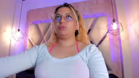 Amalia Im Back See you soon this January 7 at 10 pm Colombia time online show from January 2025 08:20:02 AM