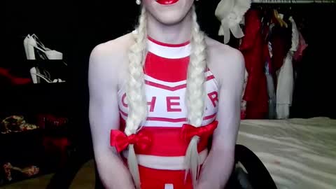 Amalie online show from October 2025 07:56:02 PM