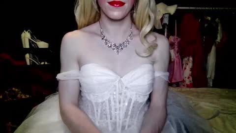 Amalie online show from November 2025 06:43:01 PM