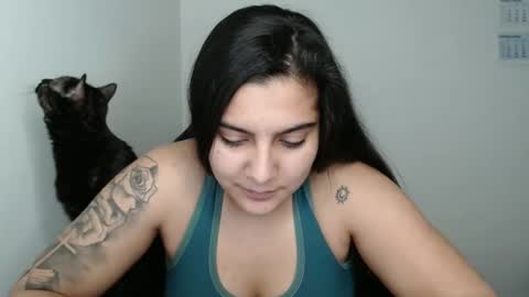 The queen of the biceps  online show from March 2025 12:31:01 AM