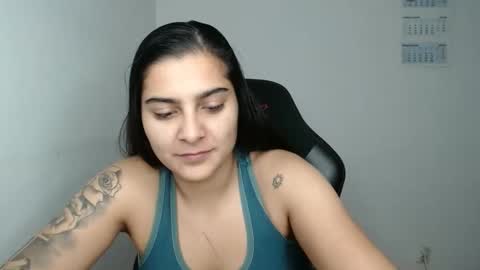 The queen of the biceps  online show from November 2025 07:38:01 PM