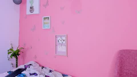 Snapshot of amanda_lorense chatting on December 2024 01:53:01 AM Thalia online show from December 2024 01:53:01 AM