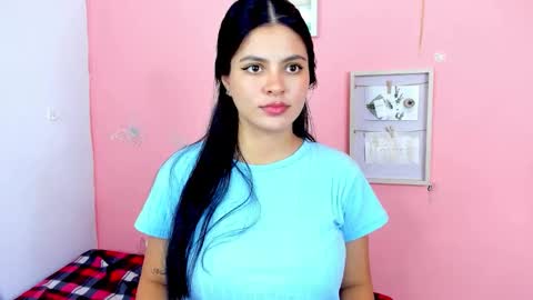 Snapshot of amanda_lorense chatting on September 2025 03:43:01 AM Thalia online show from September 2025 03:43:01 AM