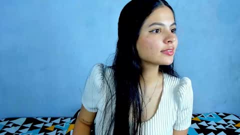 Snapshot of amanda_lorense chatting on February 2026 05:03:02 AM Thalia online show from February 2026 05:03:02 AM