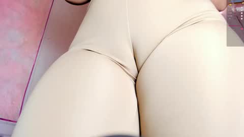 Amanda Marcuzzi  online show from October 2025 12:13:02 PM