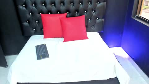 amanda_noir online show from December 2025 08:29:01 PM