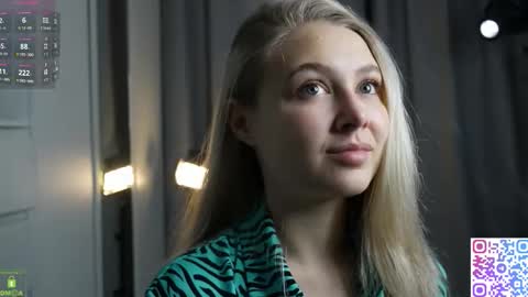 Snapshot of amanda_sayhey chatting on November 2025 05:15:01 PM online show from November 2025 05:15:01 PM