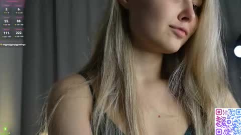 Snapshot of amanda_sayhey chatting on November 2025 05:56:01 PM online show from November 2025 05:56:01 PM