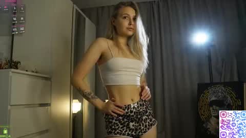 Snapshot of amanda_sayhey chatting on November 2025 06:51:01 PM online show from November 2025 06:51:01 PM