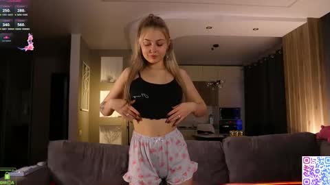 Snapshot of amanda_sayhey chatting on February 2026 03:54:01 AM online show from February 2026 03:54:01 AM