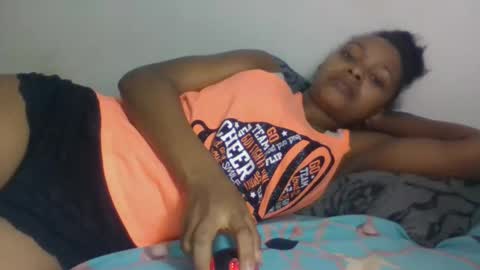 Snapshot of amandaaa25 chatting on September 2025 06:44:02 PM amandaaa25 online show from September 2025 06:44:02 PM