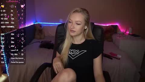 Amanda online show from September 2025 06:57:02 AM