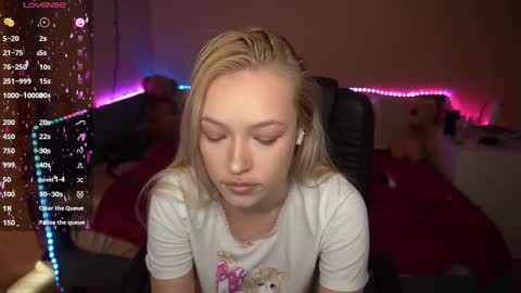 Amanda online show from October 2025 08:14:01 AM