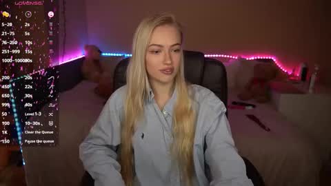 Amanda online show from November 2025 07:20:02 AM