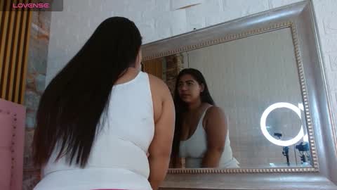 amara__hank online show from November 2025 01:43:01 PM