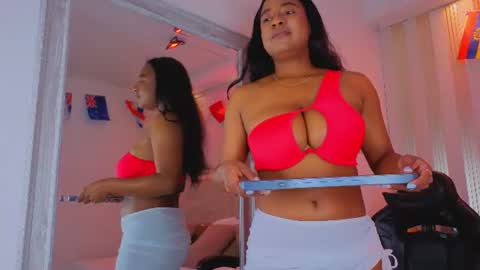 Snapshot of amara_queen_ chatting on June 2026 12:09:02 PM Amara online show from June 2026 12:09:02 PM