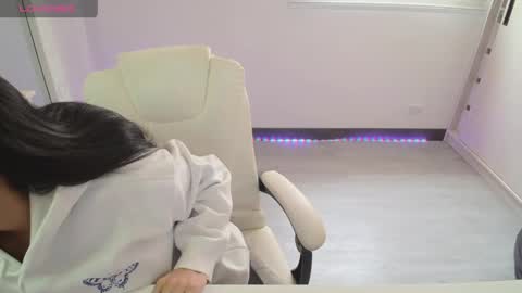 amara_silk online show from April 2026 05:06:02 PM