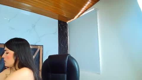 Amara Vega  online show from September 2025 12:05:02 PM