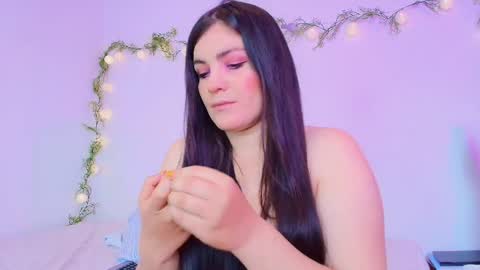 Amara Vega  online show from April 2026 01:01:02 PM