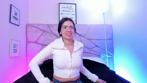 amara velle  online show from April 2026 01:04:02 PM