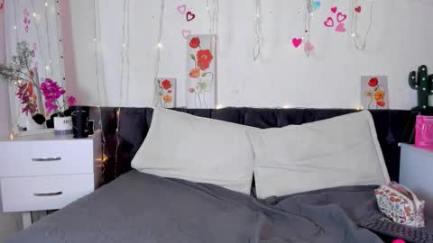 Snapshot of amaramoon_ chatting on November 2025 07:58:02 PM AmaraMoon online show from November 2025 07:58:02 PM