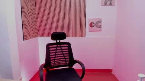 Snapshot of amaranta_blake chatting on August 2026 07:05:02 PM AMARANTA online show from August 2026 07:05:02 PM