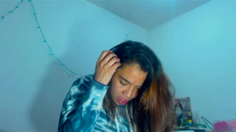 Amara Julia online show from December 2024 02:09:01 AM