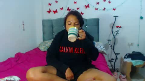 Amara Julia online show from March 2025 05:57:01 AM