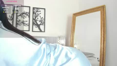 Snapshot of amaravelez chatting on February 2025 02:37:01 PM Amara online show from February 2025 02:37:01 PM