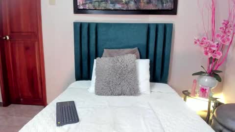 Snapshot of amarayasbel chatting on October 2025 05:57:02 PM Amara Yasbel online show from October 2025 05:57:02 PM