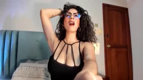 Amara Yasbel online show from March 2026 06:33:01 PM