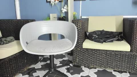 Emily online show from February 2025 11:04:01 AM