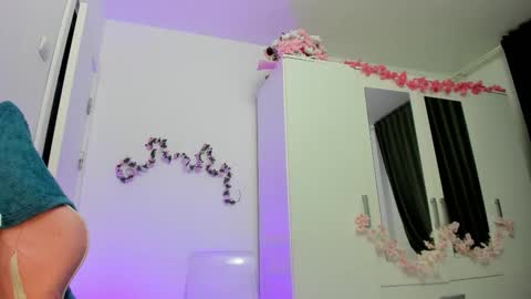 amateur_fitbabex online show from September 2025 06:13:01 AM